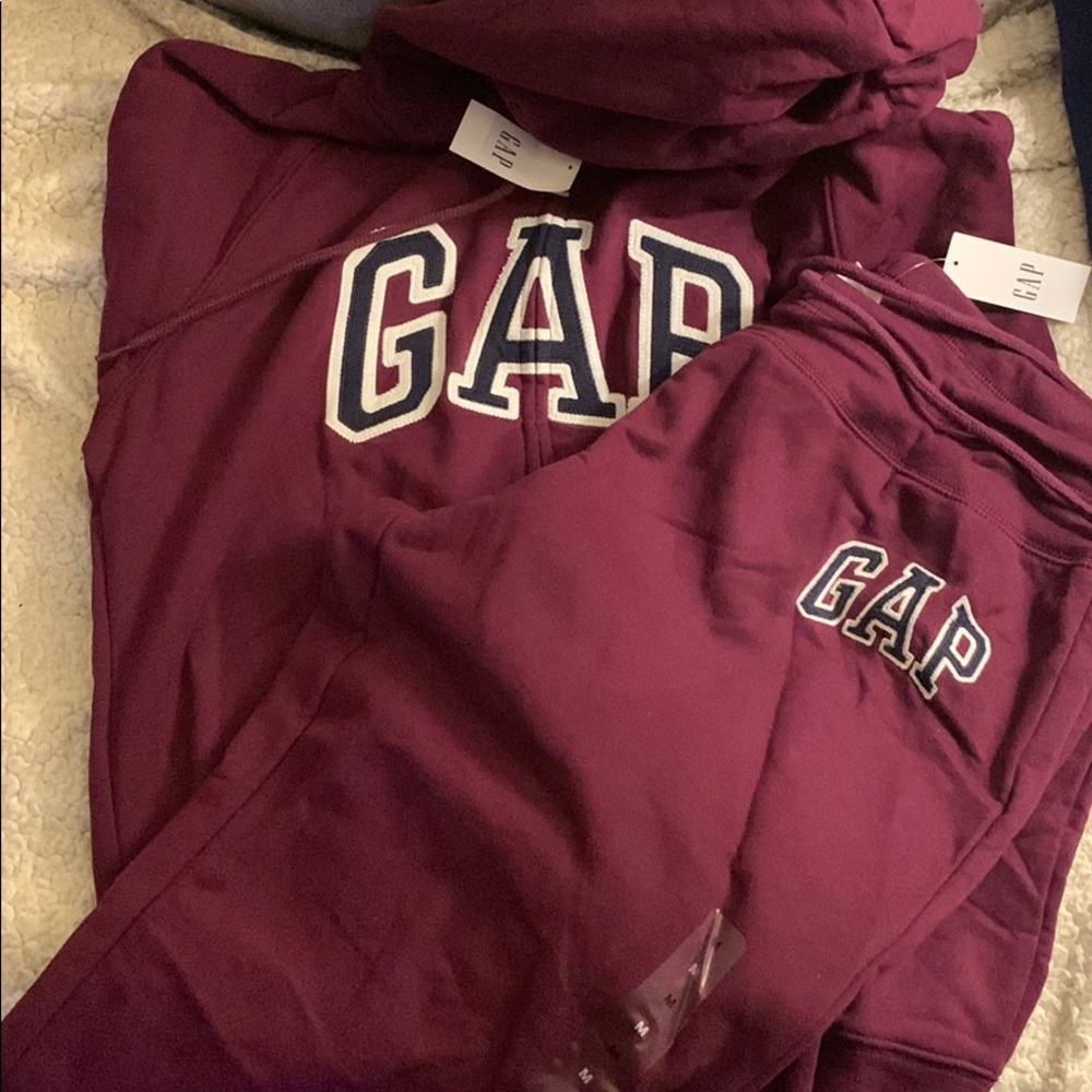 Brand new never worn gap set